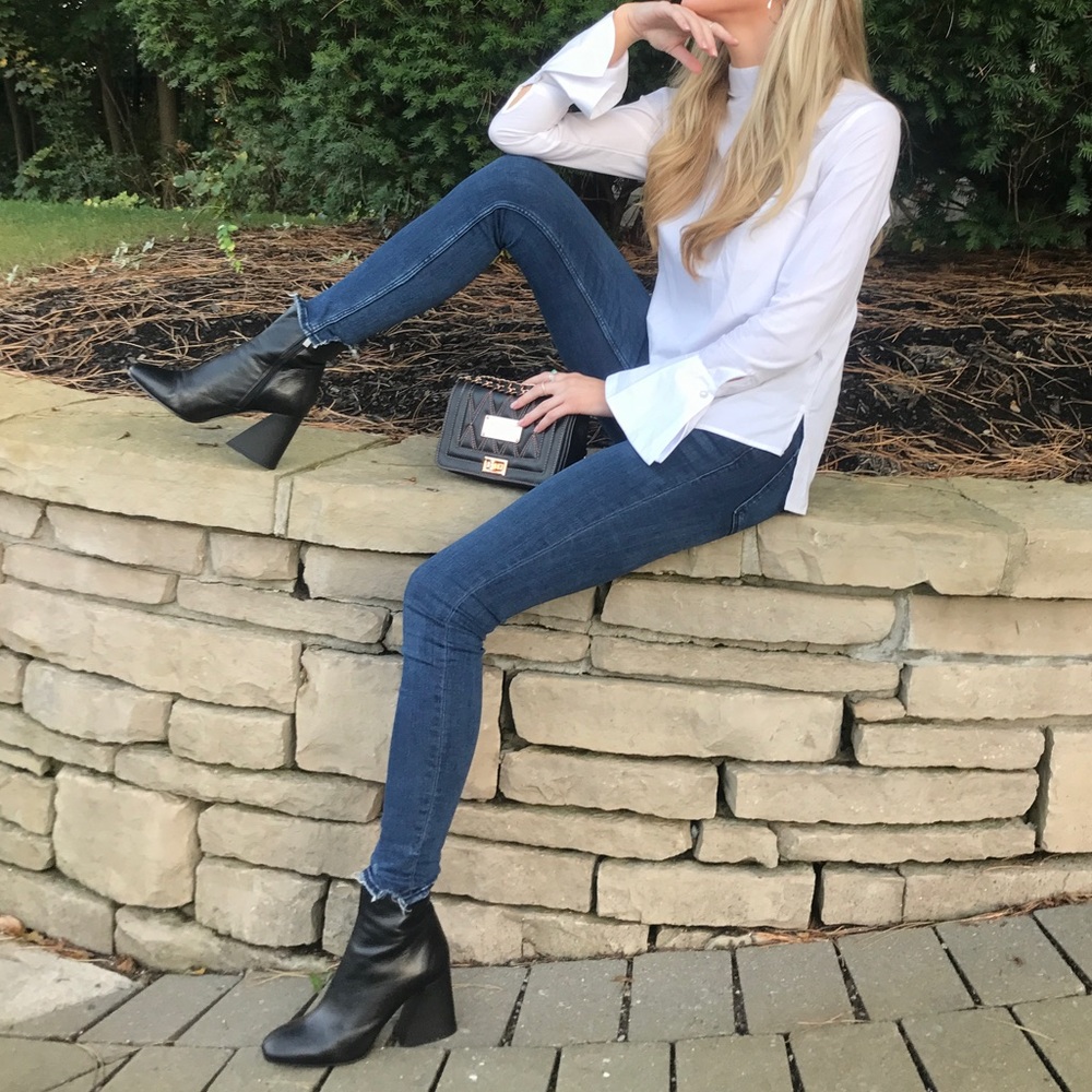L’INTERVALLE LEATHER BOOTS